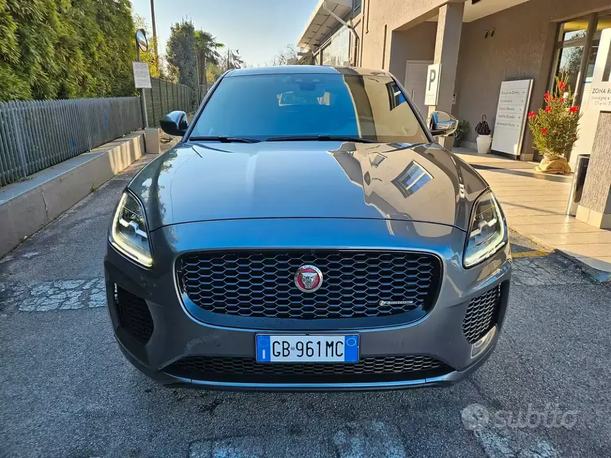 Usata Jaguar E-Pace Chequered Flag 150 CV (110 kW) 2020 Grigio SUV