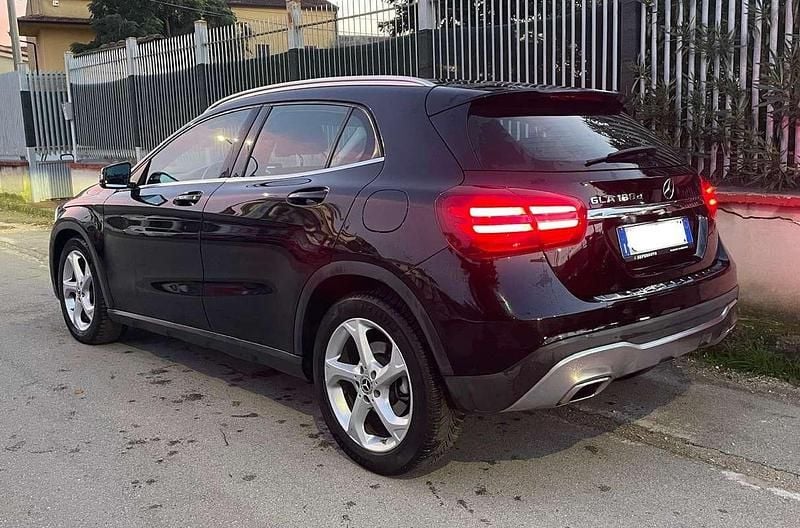 Usata Mercedes GLA180 Premium 109 CV (80 kW) 2018 Nero SUV