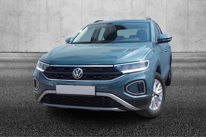 Usata VW T-Roc Life 116 CV (85 kW) 2024 Blu/azzurro SUV