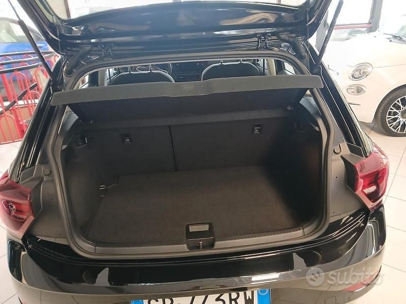 Usata VW Polo Life 95 CV (69 kW) 2023 Nero Utilitaria