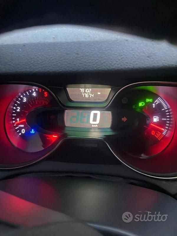 Usata Renault Captur Zen 110 CV (80 kW) 2018 Nero SUV