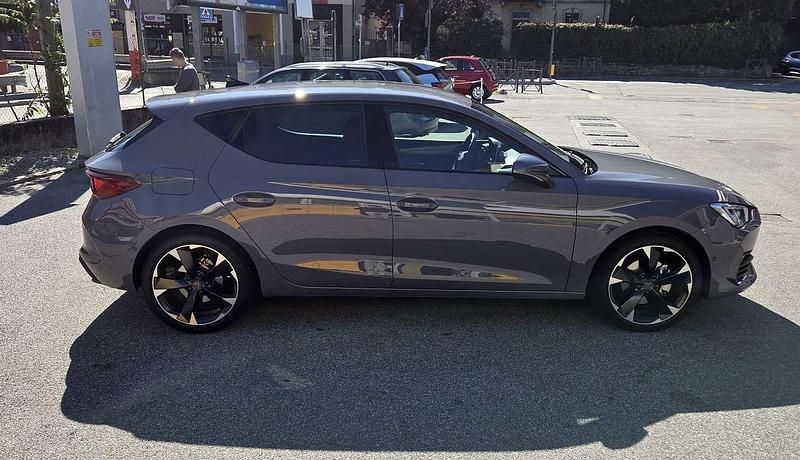 Usata Cupra Leon 150 CV (110 kW) 2024 Berlina