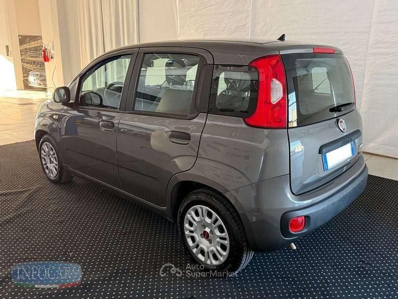 Usata Fiat Panda 70 CV (51 kW) 2022 Grigio scuro Utilitaria
