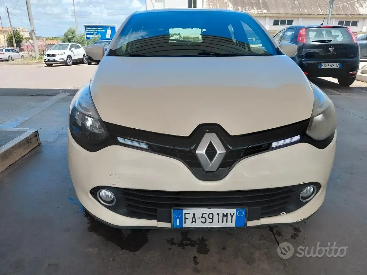 Usata Renault Clio IV 75 CV (55 kW) 2015 Beige Berlina