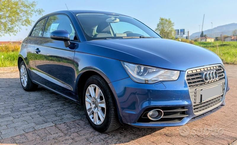 Usata Audi A1 Attraction 86 CV (63 kW) 2011 Blu/azzurro Utilitaria