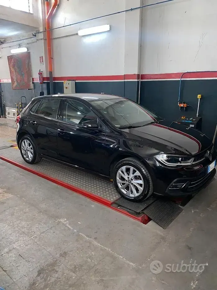 Usata VW Polo 95 CV (69 kW) 2023 Nero Utilitaria