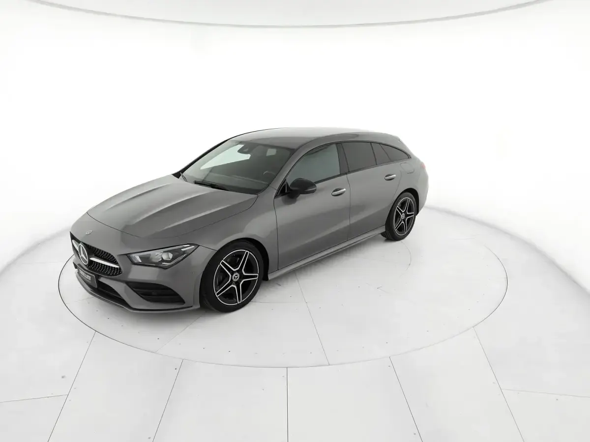 Usata Mercedes CLA200 150 CV (110 kW) 2022 Grigio montagna magno designo Coupé