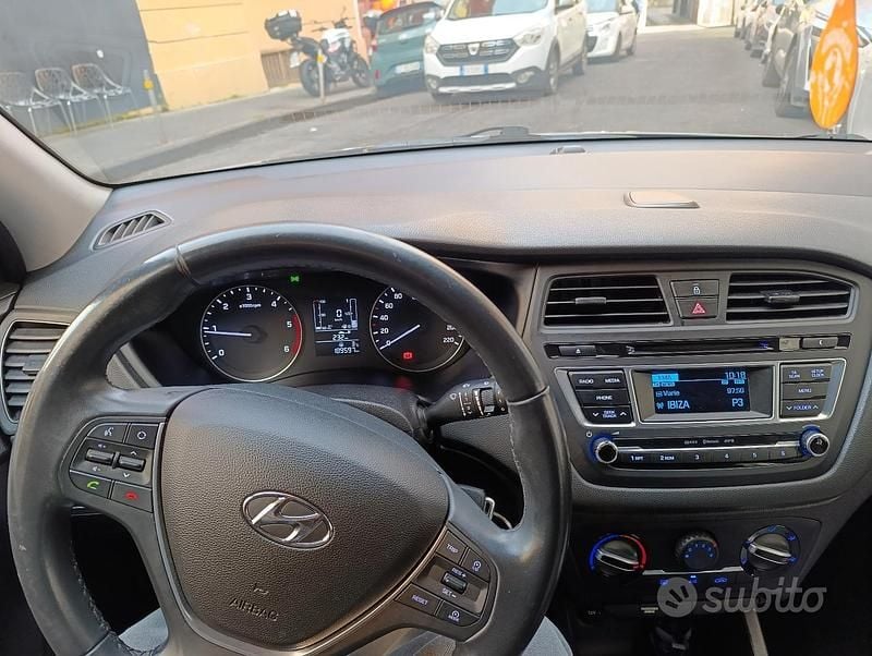 Usata Hyundai i20 75 CV (55 kW) 2017 Utilitaria