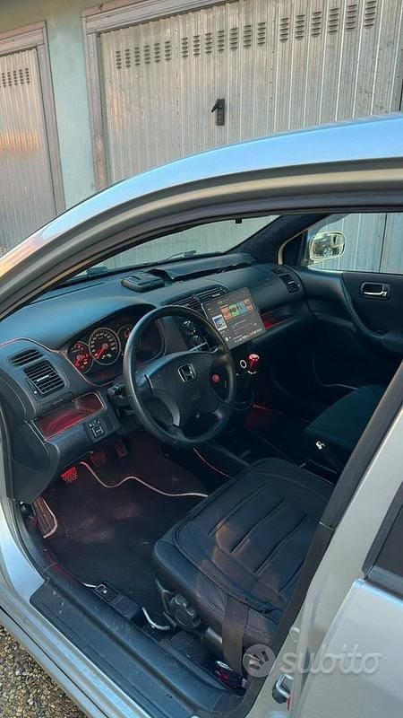 Usata Honda Civic 90 CV (66 kW) 2004 Grigio Berlina