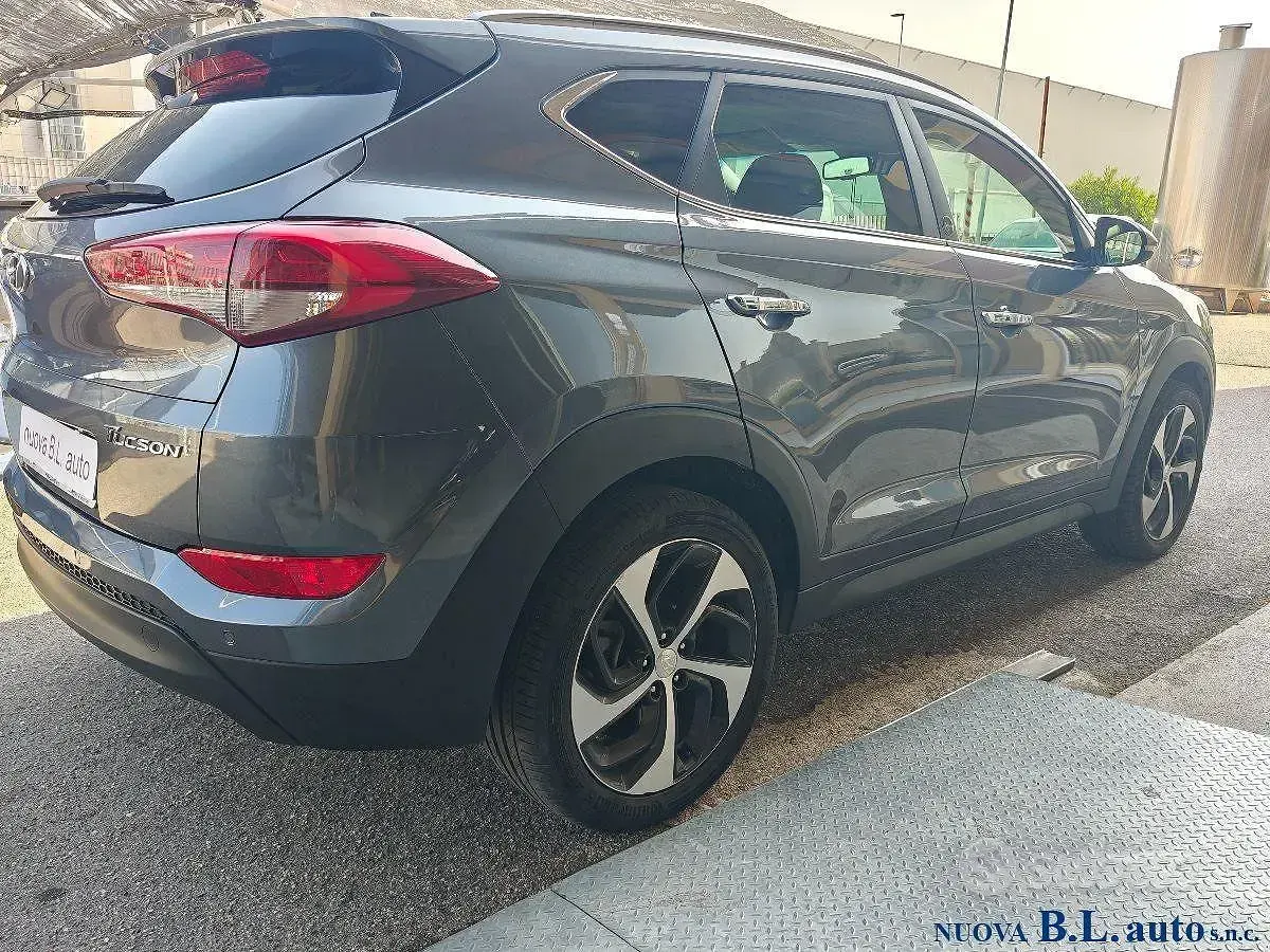 Usata Hyundai Tucson Xpossible 141 CV (103 kW) 2017 Grigio SUV