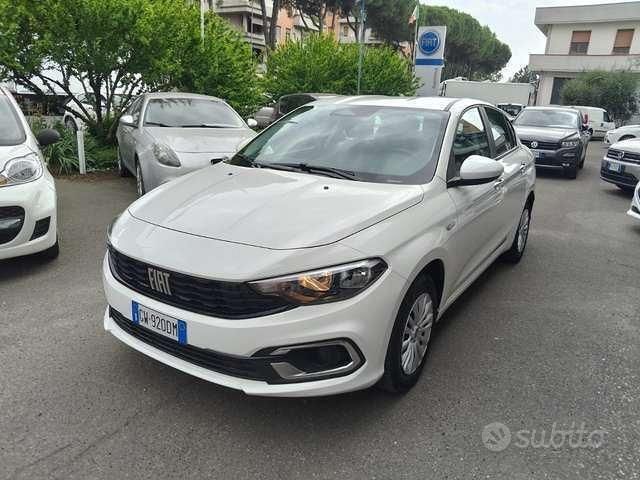 Bianco gelato pastello Usata 2024 Fiat Tipo S Tre volumi | 16.100 € (Super prezzo) - Immagine 1/4