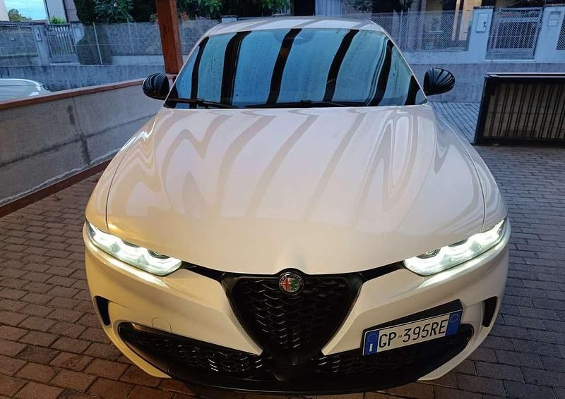 Bianco Usata 2023 Alfa Romeo Tonale Veloce SUV | 32.000 € (Molto cara) - Immagine 1/4