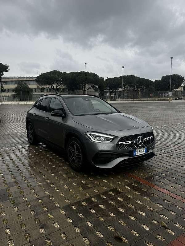 Usata Mercedes GLA200 Premium 150 CV (110 kW) 2023 Grigio SUV