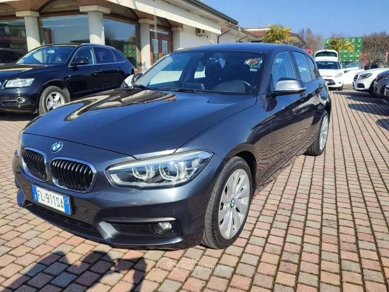Usata BMW 118 150 CV (110 kW) 2016 Grigio Utilitaria