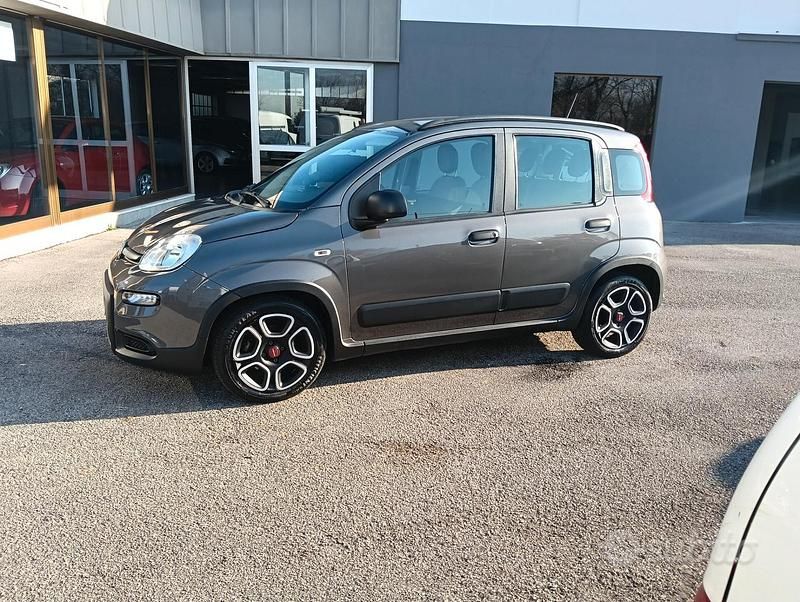Grigio Usata 2021 Fiat Panda City Life Tre volumi | 10.600 € (Buon prezzo) - Immagine 1/4