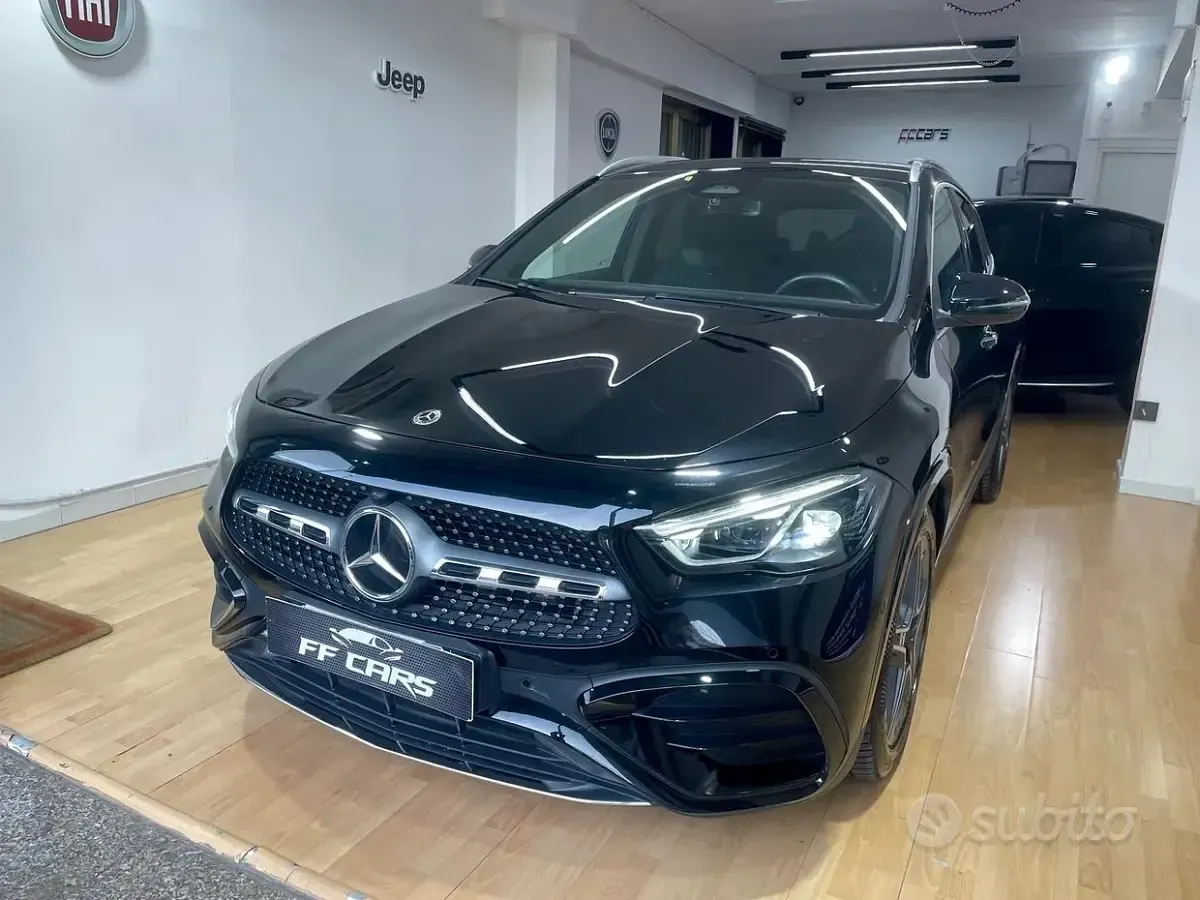 Usata Mercedes GLA200 AMG Line Premium 150 CV (110 kW) 2024 Nero SUV