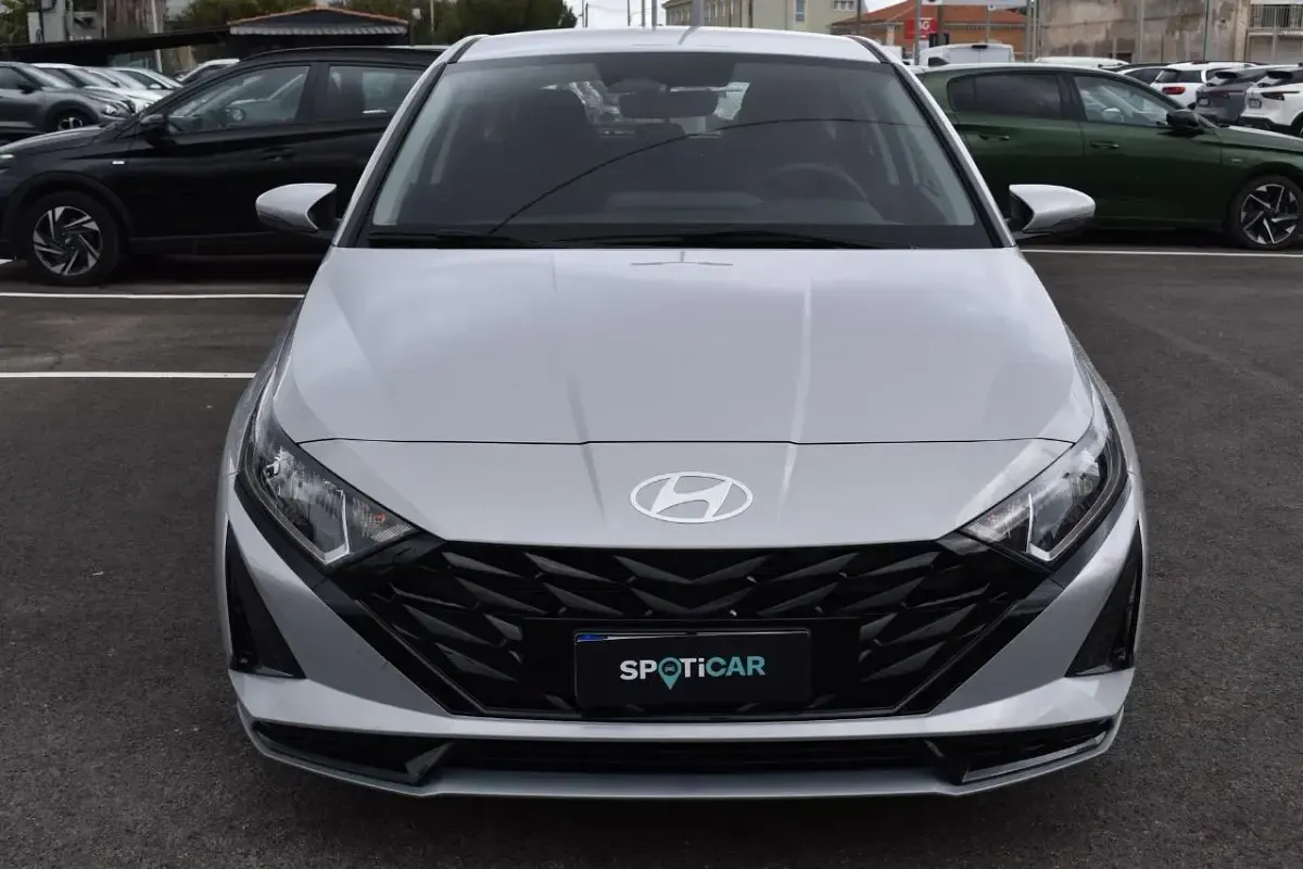 Nuova Hyundai i20 100 CV (73 kW) 2026 Argento Utilitaria
