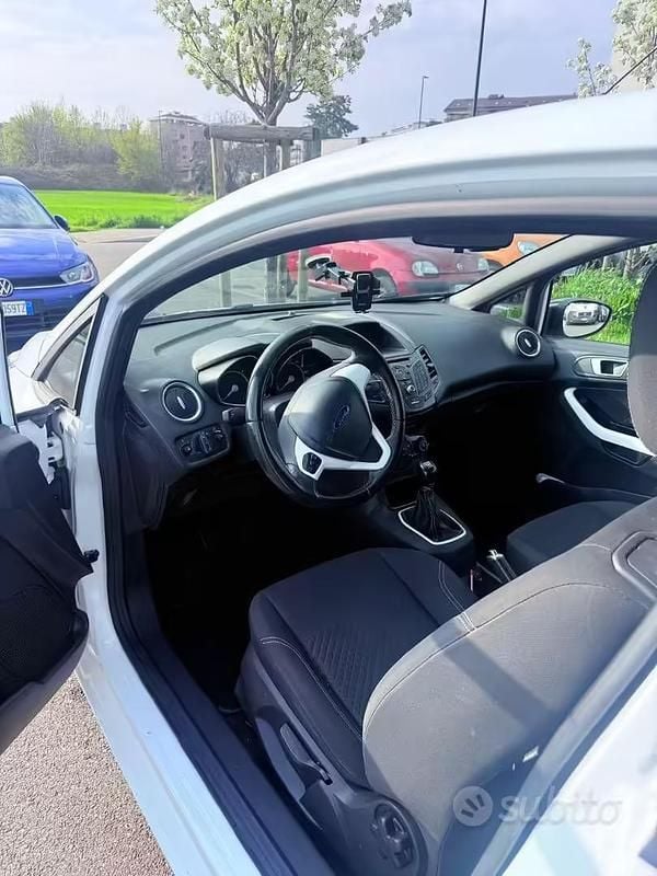Occasion Ford Fiesta 75 ch (55 kW) 2016 Blanc Berline