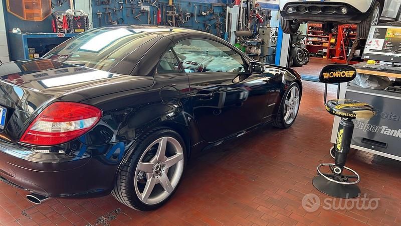 Usata Mercedes SLK200 163 CV (119 kW) 2005 Nero Cabrio