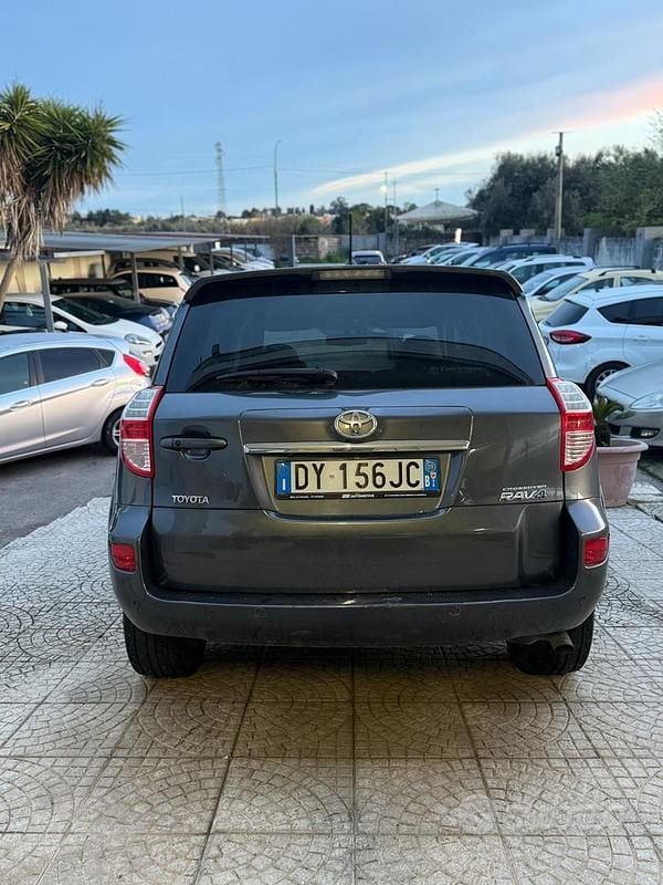 Usata Toyota RAV4 Luxury 150 CV (110 kW) 2009 Giallo SUV