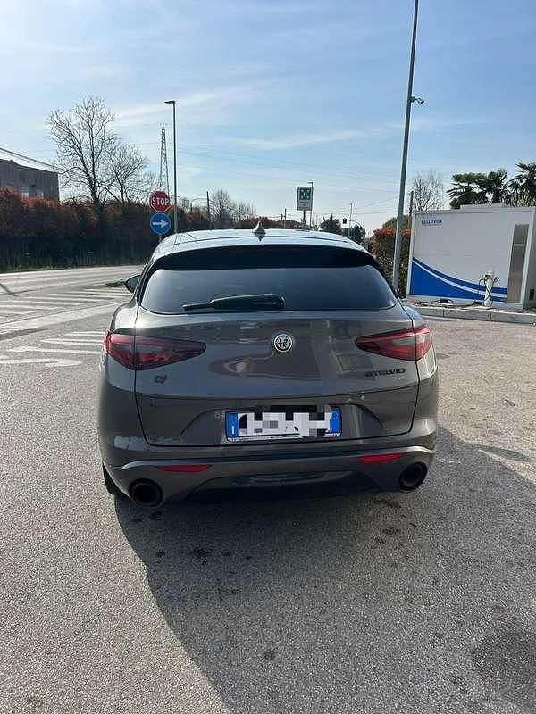 Usata Alfa Romeo Stelvio Veloce 210 CV (154 kW) 2021 Grigio SUV