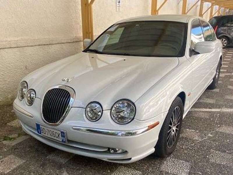 Bianco Usata 1999 Jaguar S-Type S Tre volumi | 7999 € (Buon prezzo) - Immagine 1/4