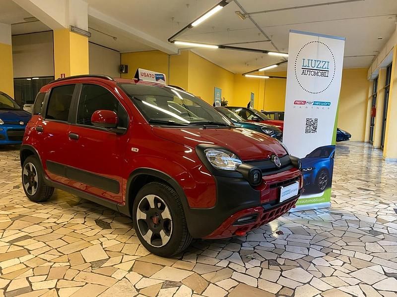 Usata Fiat Panda Cross Cross 70 CV (51 kW) 2024 Rosso Utilitaria