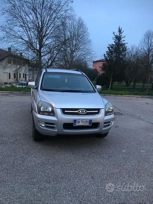 Usata Kia Sportage 140 CV (102 kW) 2008 Grigio SUV