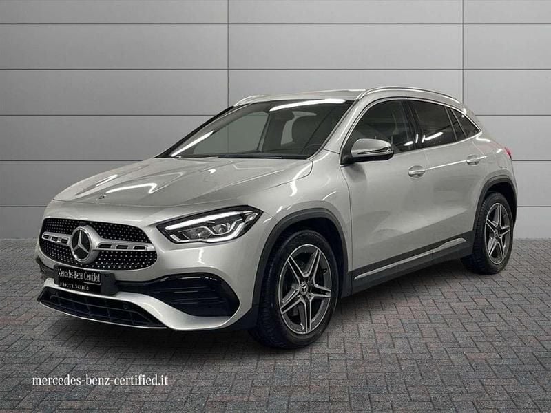 Grigio chiaro metallizzato Usata 2023 Mercedes GLA200 Premium SUV | 32.900 € (Buon prezzo) - Immagine 1/4