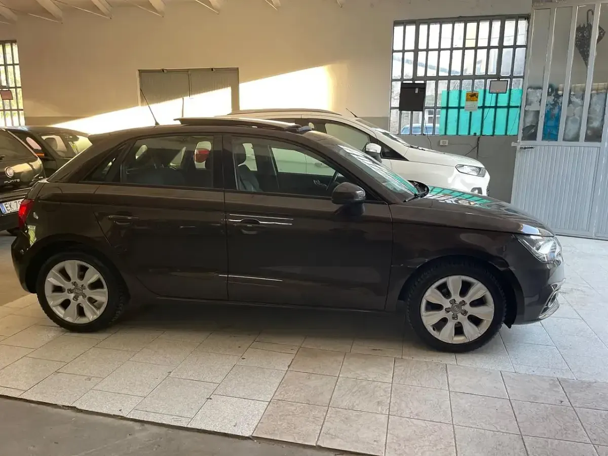 Usata Audi A1 Ambition 86 CV (63 kW) 2012 Marrone Utilitaria