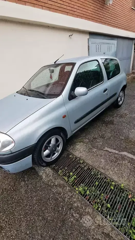 Usata Renault Clio 107 CV (78 kW) 1999 Berlina