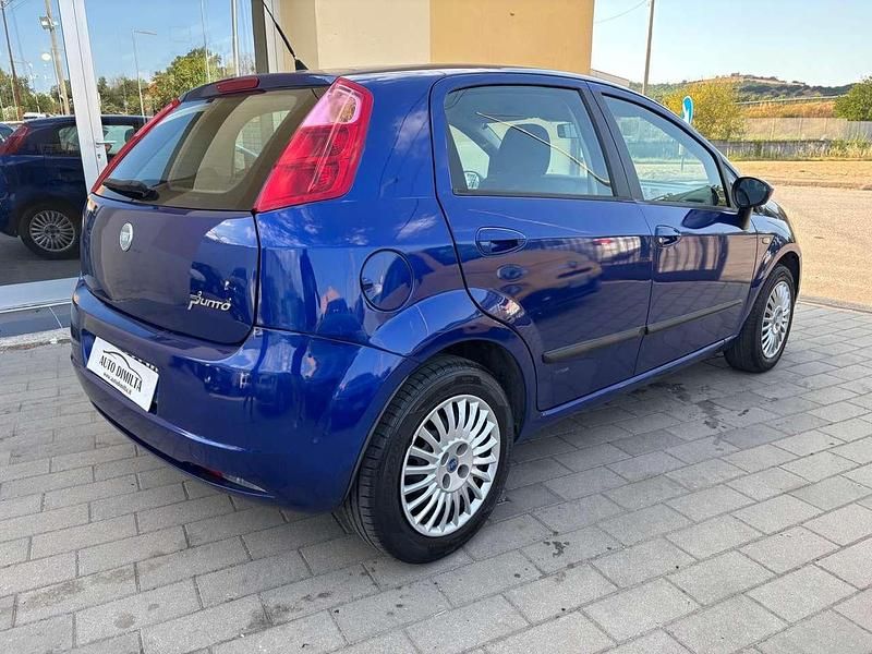 Usata Fiat Grande Punto 65 CV (47 kW) 2008 Blu/azzurro Utilitaria