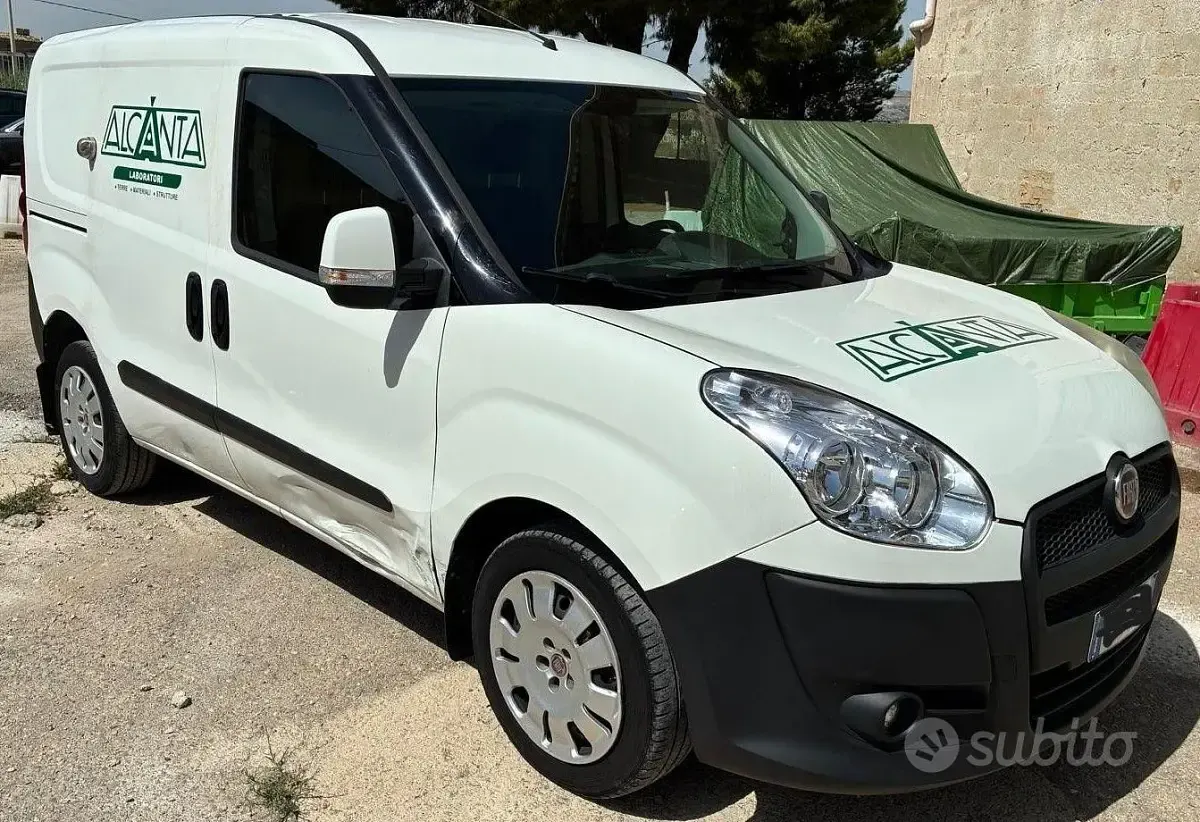 Usata Fiat Doblò 105 CV (77 kW) 2014 Bianco Monovolume