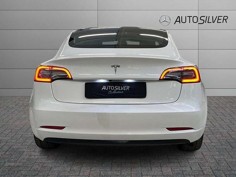 Usata Tesla Model 3 Long Range RWD 88 kW (120 CV) 2023 Bianco / pastello Berlina