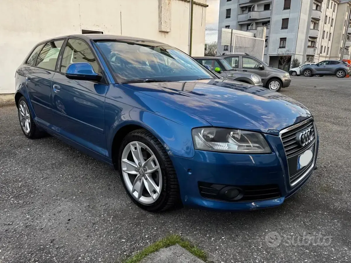 Usata Audi A3 105 CV (77 kW) 2009 Blu Utilitaria