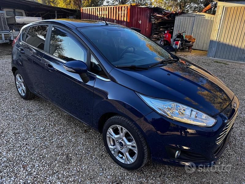 Usata Ford Fiesta Titanium 80 CV (58 kW) 2016 Blu Berlina