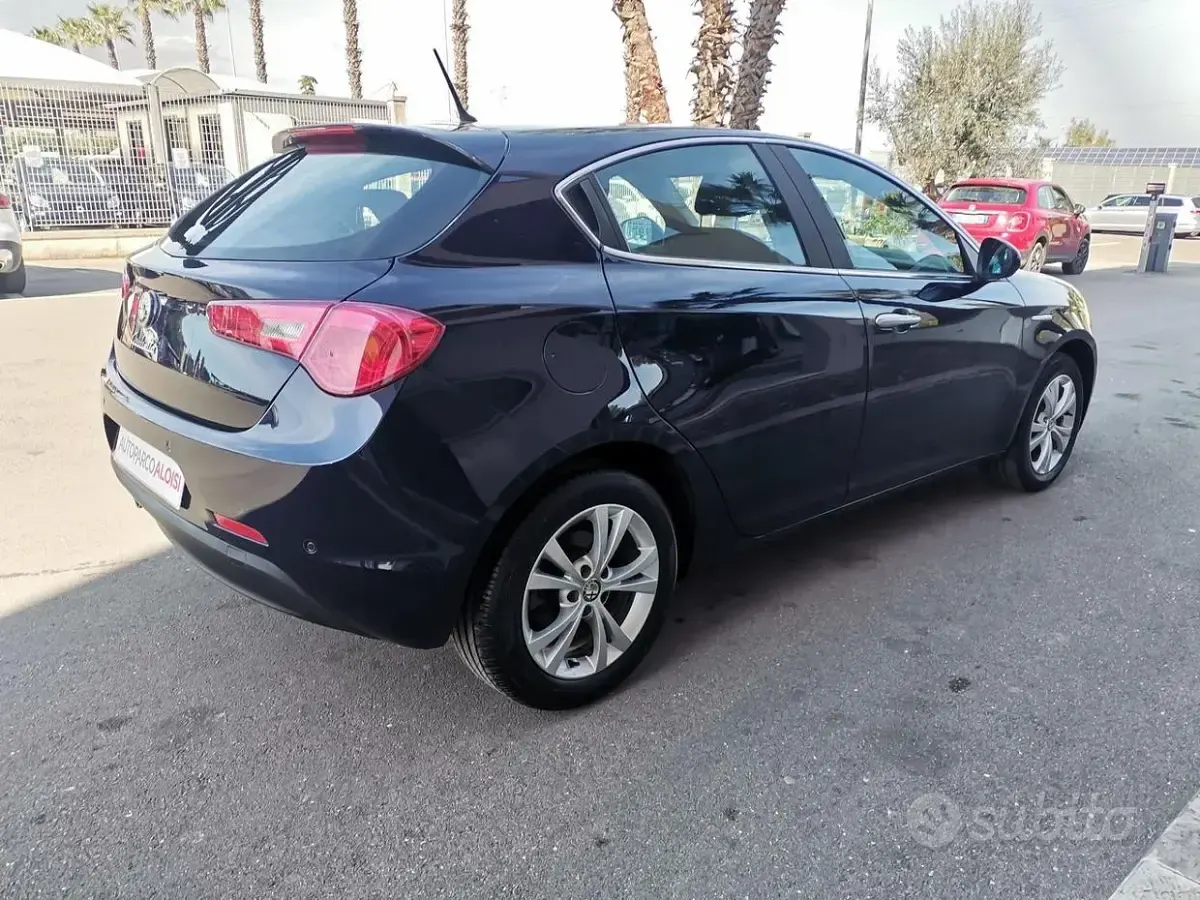 Usata Alfa Romeo Giulietta Distinctive 105 CV (77 kW) 2011 Other Utilitaria