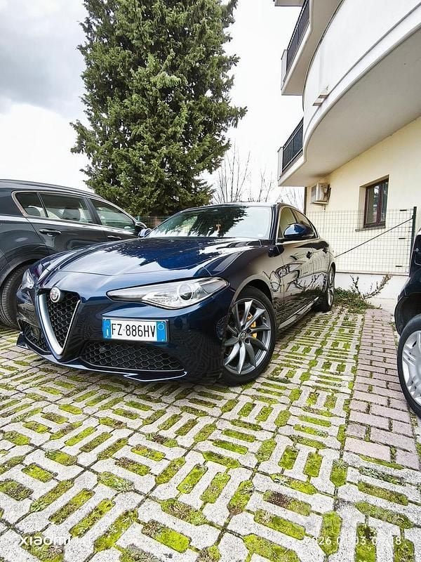 Usata Alfa Romeo Giulia Lusso 190 CV (139 kW) 2019 Blu Berlina