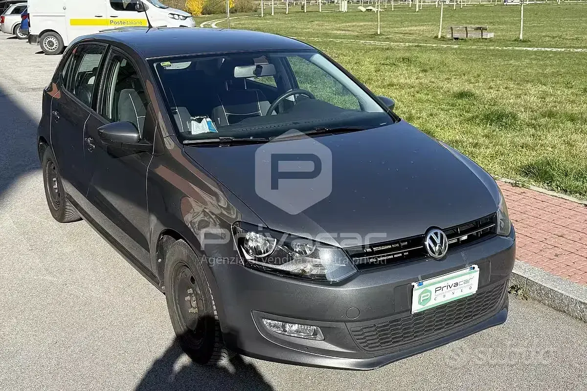 Usata VW Polo Trendline 75 CV (55 kW) 2014 Grigio Utilitaria