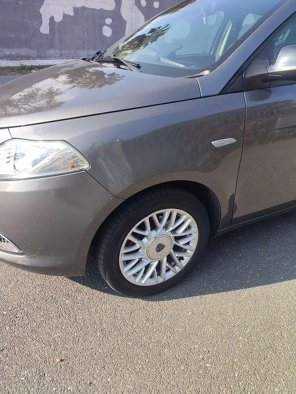 Usata Lancia Ypsilon Silver 69 CV (50 kW) 2014 Utilitaria