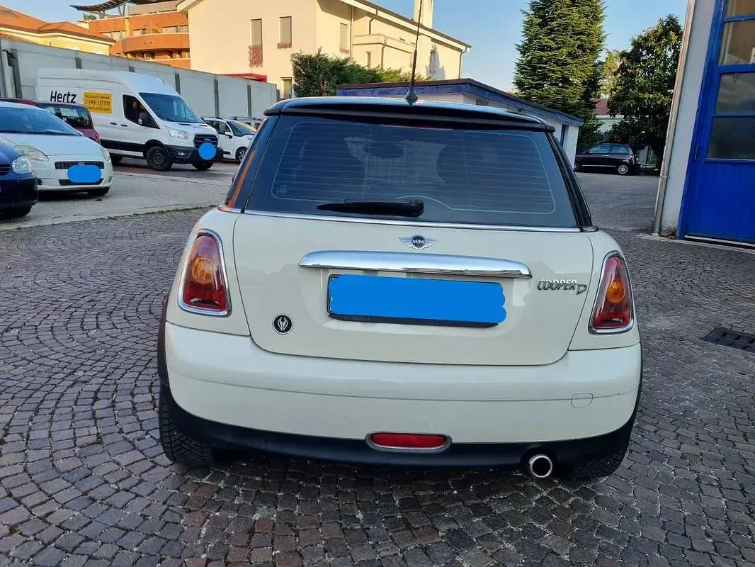 Usata Mini Cooper D 109 CV (80 kW) 2008 Bianco Utilitaria