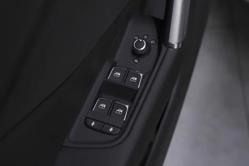 Nuova Audi Q2 Ambiente 150 CV (110 kW) 2026 Argento SUV