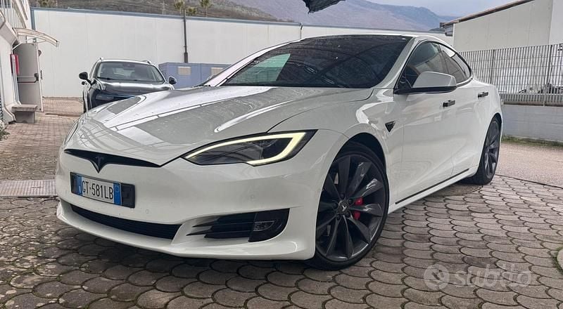 Usata Tesla Model S 157 kW (214 CV) 2018 Bianco Utilitaria