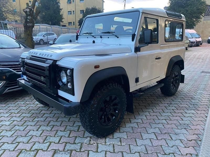 Usata Land Rover Defender 122 CV (89 kW) 2014 Bianco pastello SUV
