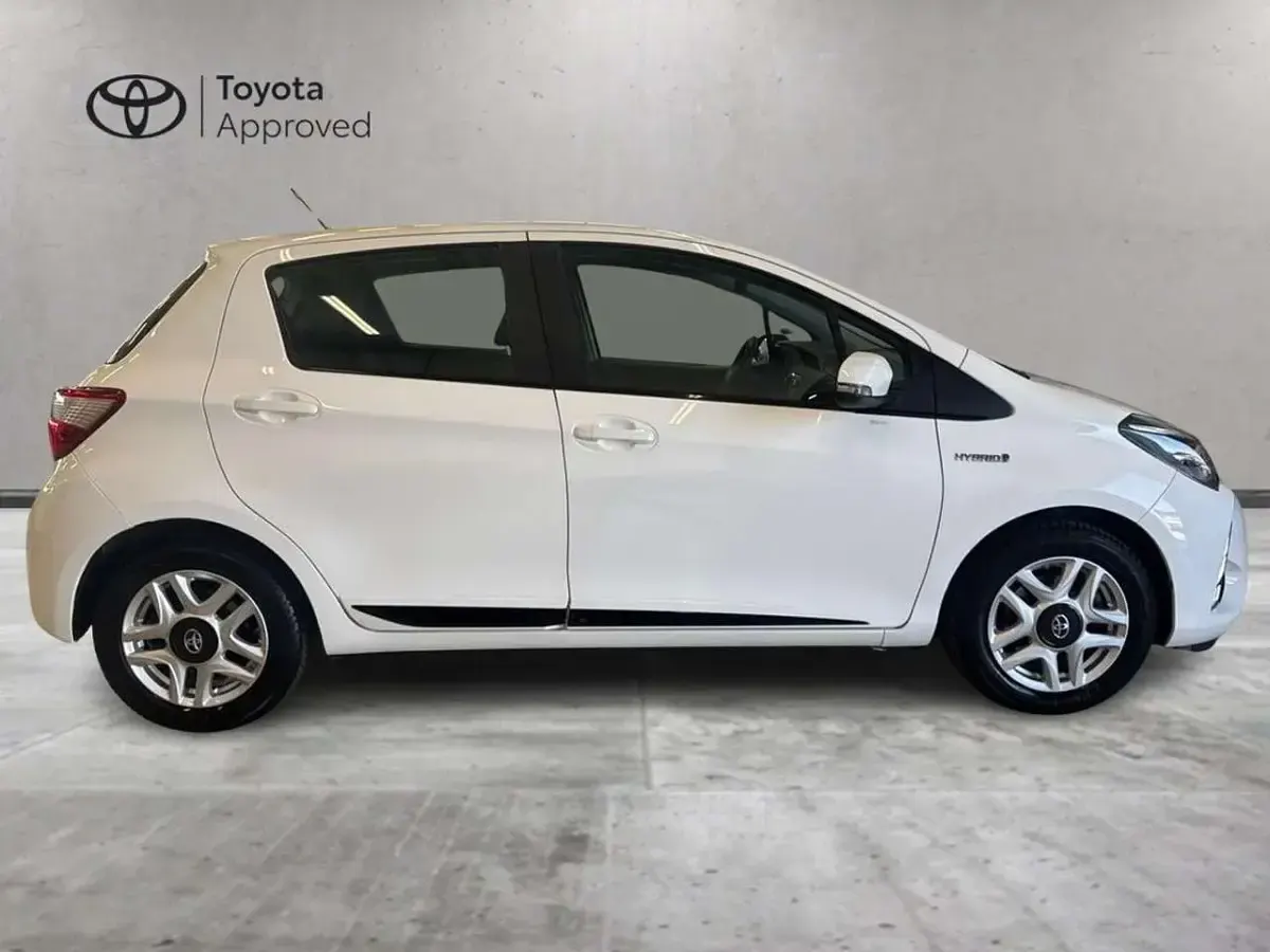 Usata Toyota Yaris Hybrid Active 73 CV (53 kW) 2019 Other Utilitaria