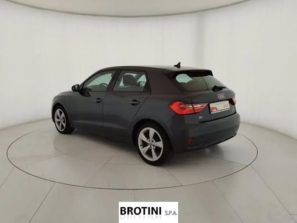 Usata Audi A1 Sportback Admired 95 CV (69 kW) 2020 Grigio metallizzato Utilitaria