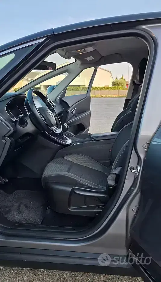 Usata Renault Scénic 110 CV (80 kW) 2018 Grigio Monovolume