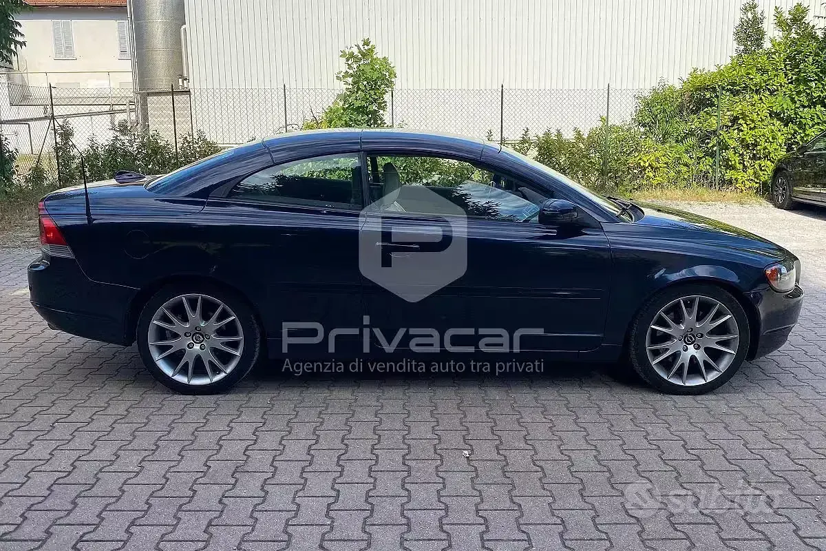 Usata Volvo C70 Summum 179 CV (131 kW) 2008 Bluazzurro Cabrio