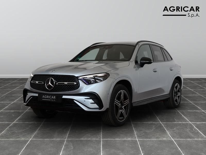 Argento Nuova 2025 Mercedes GLC300 Advanced SUV | 72.100 € (Buon prezzo) - Immagine 1/4