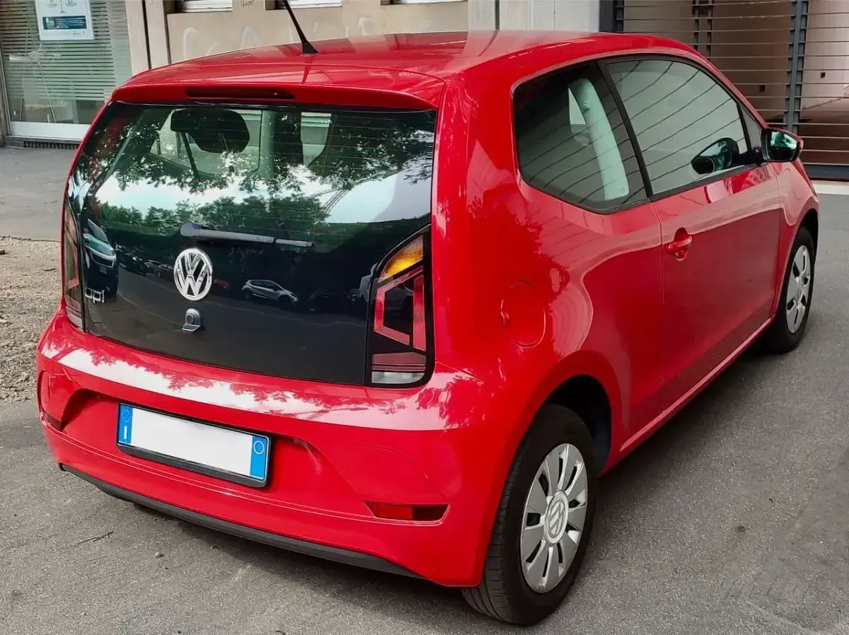 Usata VW up! 60 CV (44 kW) 2017 Rosso Utilitaria